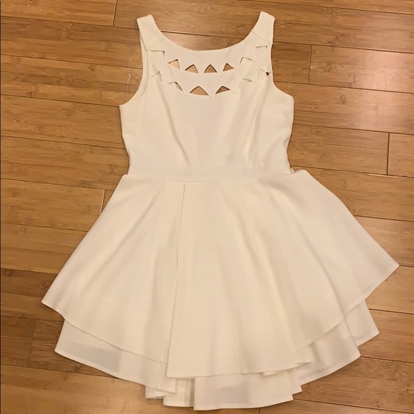 Lulus Dresses & Skirts - Lulus Flattering White Dress